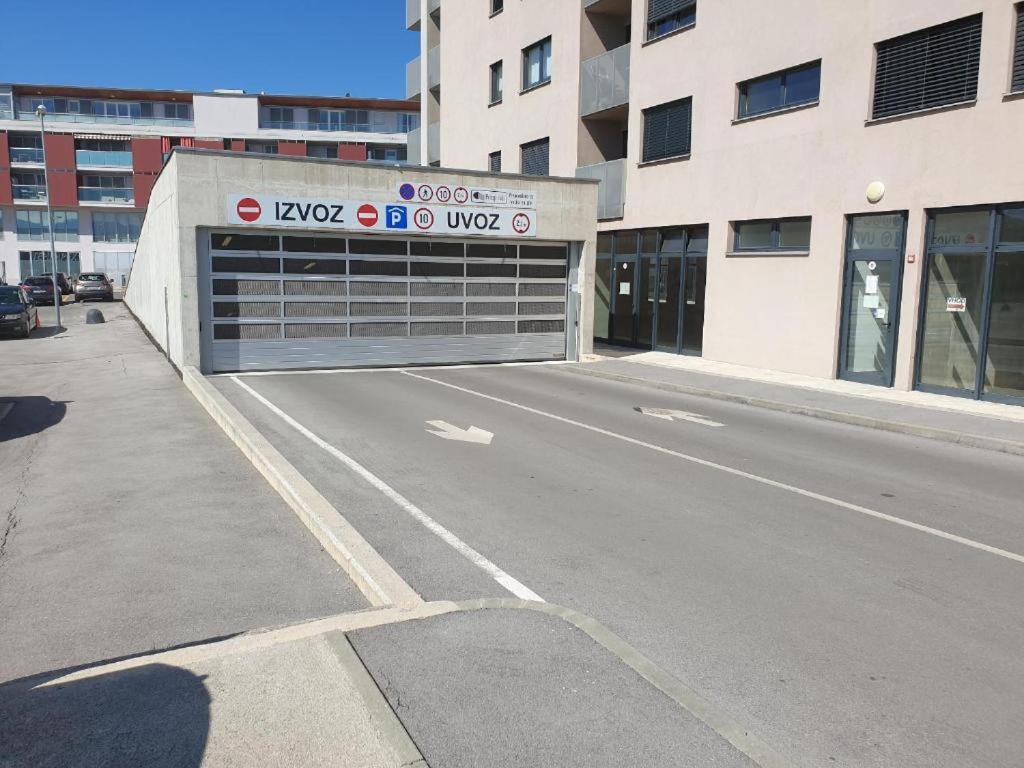 Burin Apartamento Koper Exterior foto